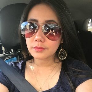 Meet your Posher, Rizza